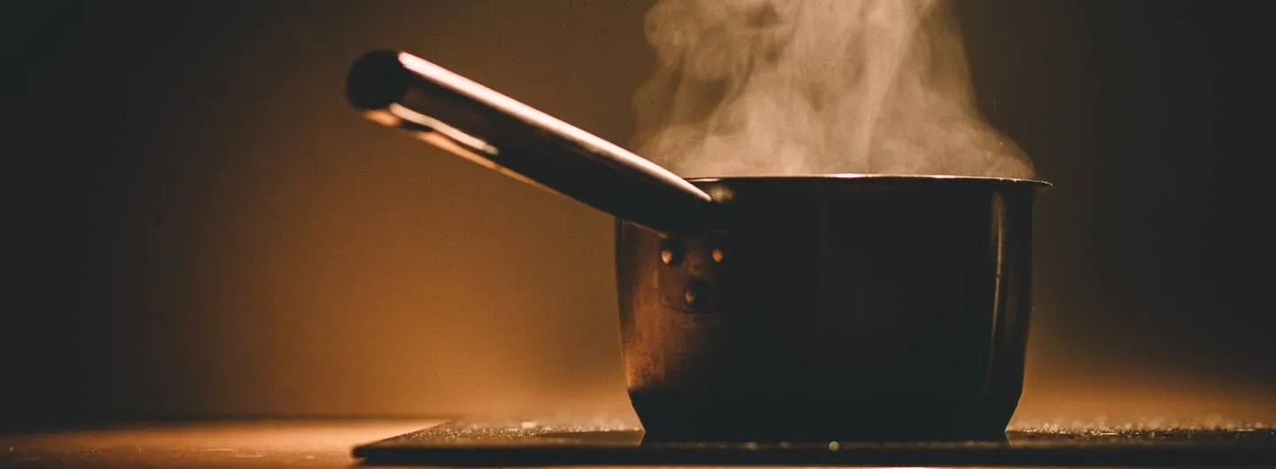 illustration d'une casserole d'eau chaude