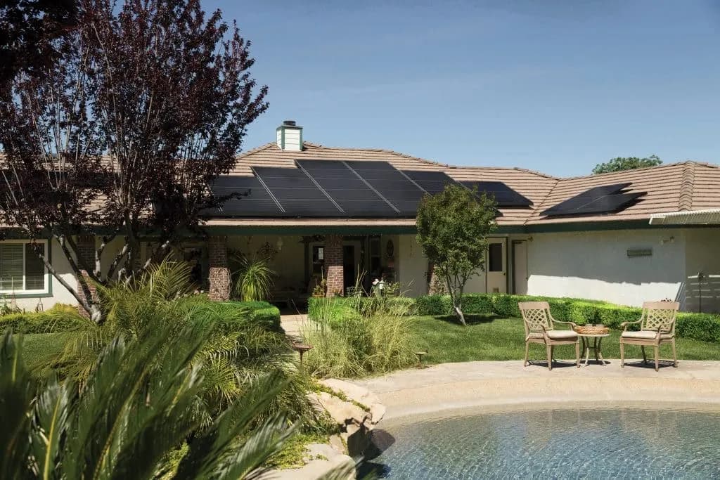 Maison avec panneaux solaires