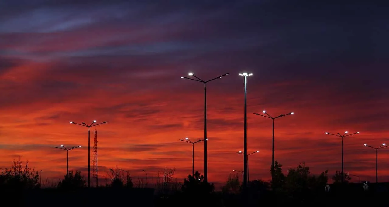 Photo d'éclairage public de nuit